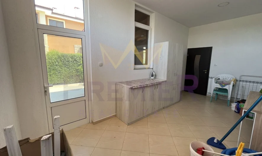 Едноетажна сграда в затворен комплекс -  - снимка 8 - Имоти Премиер