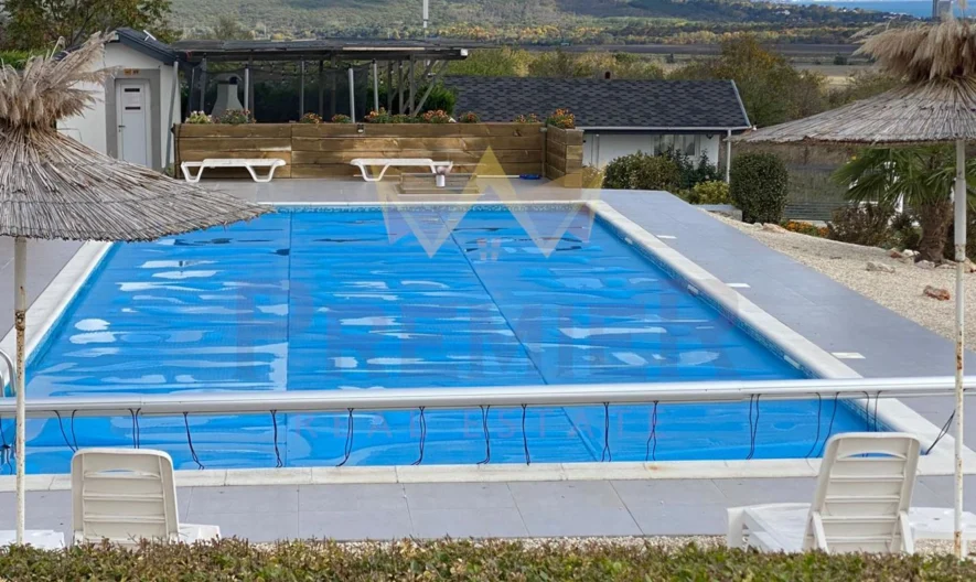 Едноетажна стилна къща тип близнак с двор и морска панорам край с. Кранево, общ. Балчик, обл. Добрич -  - снимка 14 - Имоти Премиер