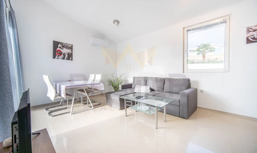 Едноетажна стилна къща тип близнак с двор и морска панорам край с. Кранево, общ. Балчик, обл. Добрич -  - снимка 4 - Имоти Премиер