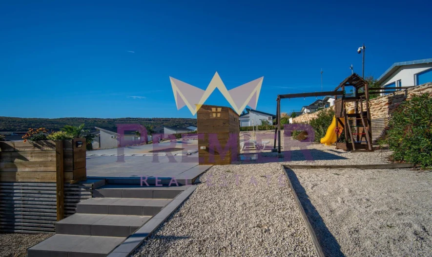 Едноетажна стилна къща тип близнак с дврор и морска панорам край с. Кранево, общ. Балчик, обл. Добрич -  - снимка 15 - Имоти Премиер