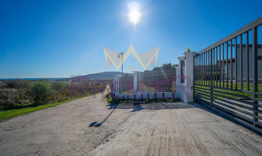 Едноетажна стилна къща тип близнак с дврор и морска панорам край с. Кранево, общ. Балчик, обл. Добрич -  - снимка 16 - Имоти Премиер