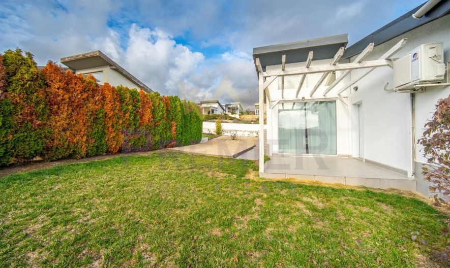 Едноетажна стилна къща тип близнак с дврор и морска панорам край с. Кранево, общ. Балчик, обл. Добрич -  - снимка 17 - Имоти Премиер