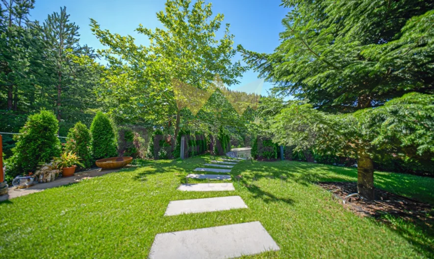 Еднофамилна къща с стилна архитектура и модерни дизайнерски решения в Бистрица - - снимка 30 - Имоти Премиер