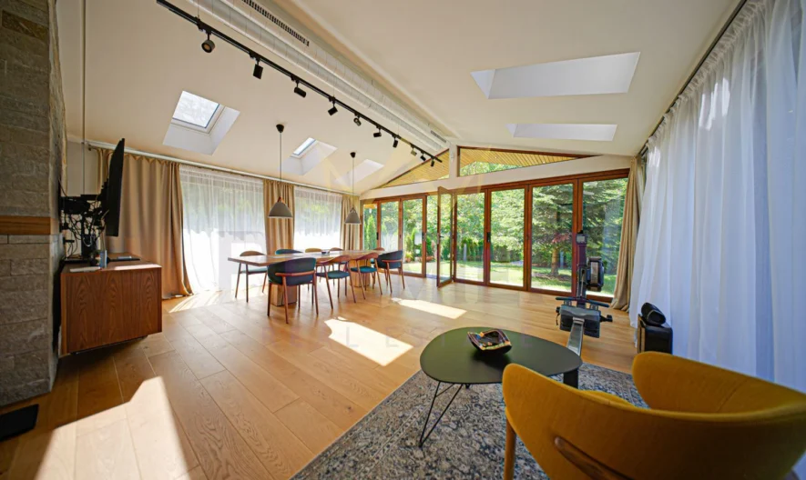 Еднофамилна къща с стилна архитектура и модерни дизайнерски решения в Бистрица - - снимка 9 - Имоти Премиер