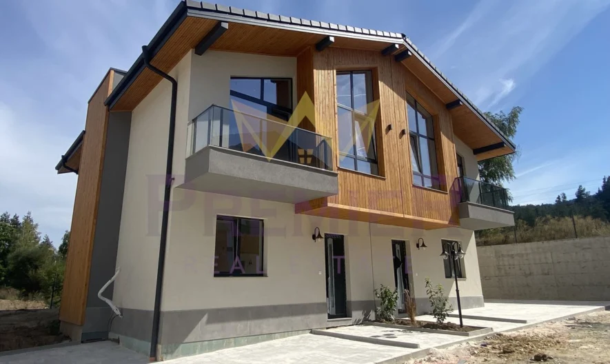 Еднофамилна къща в гр. Велинград -  - снимка 2 - Имоти Премиер