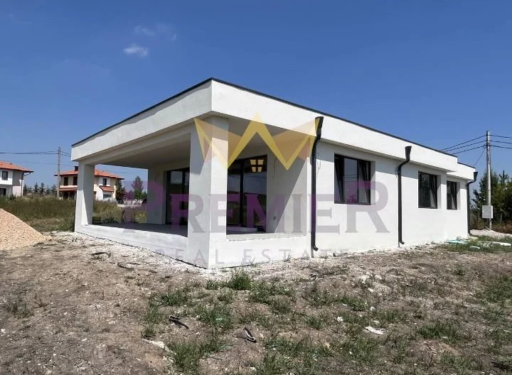 Еднофамилна къща в с. Хераково -  - снимка 1 - Имоти Премиер