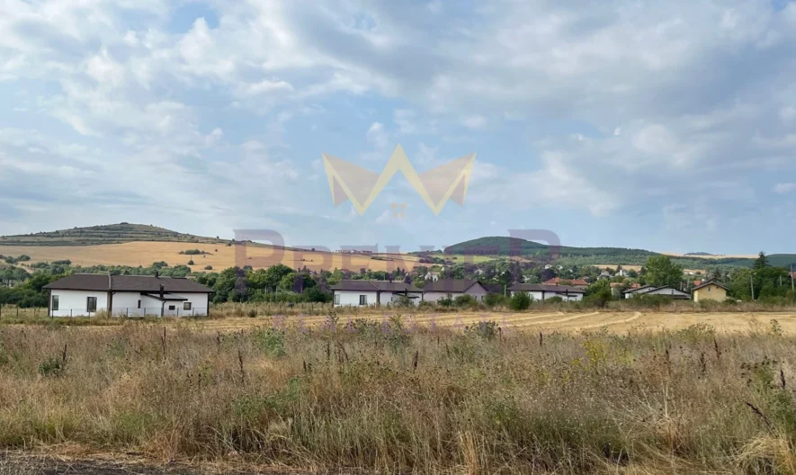 Еднофамилна къща в с. Хераково -  - снимка 15 - Имоти Премиер