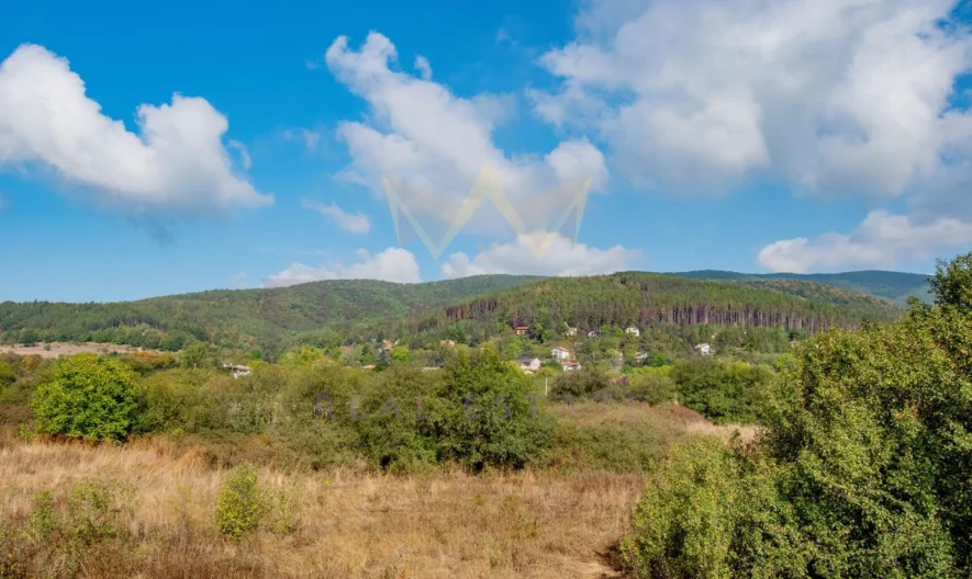 Еднофамилна къща в с. Осоица -  - снимка 18 - Имоти Премиер