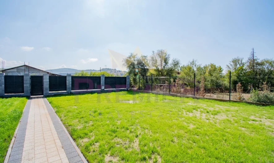 Еднофамилна къща в с. Осоица -  - снимка 4 - Имоти Премиер