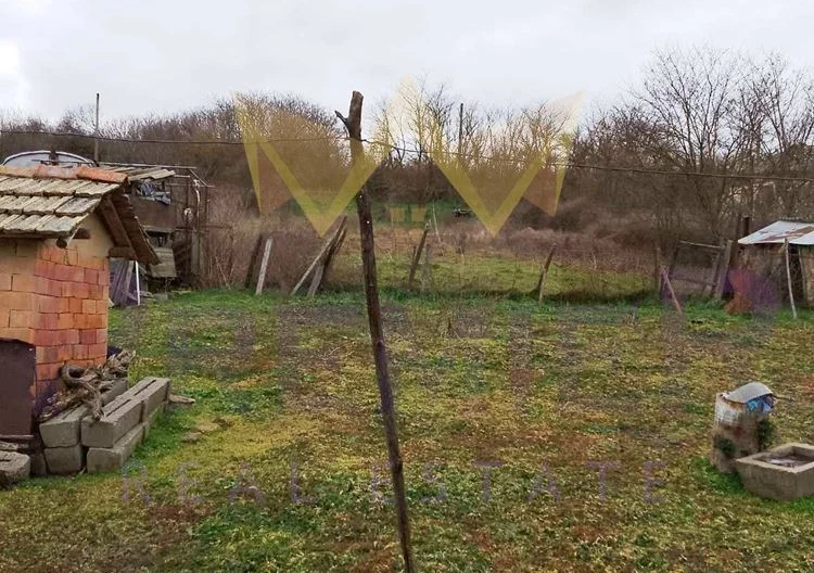 Еднофамилна къща в с.Изворово, област Добрич - - снимка 11 - Имоти Премиер