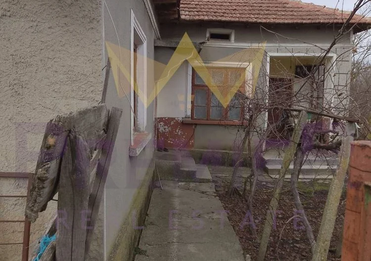 Еднофамилна къща в с.Изворово, област Добрич -  - снимка 11 - Имоти Премиер