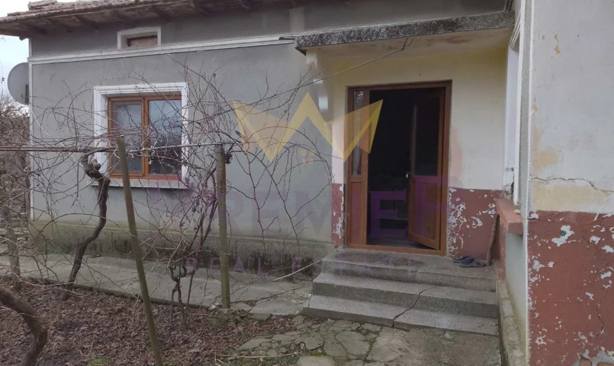 Еднофамилна къща в с.Изворово, област Добрич -  - снимка 2 - Имоти Премиер