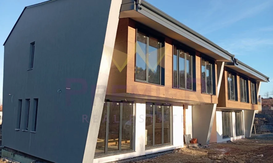 Еднофамилна редова къща в с.Панчарево - - снимка 5 - Имоти Премиер