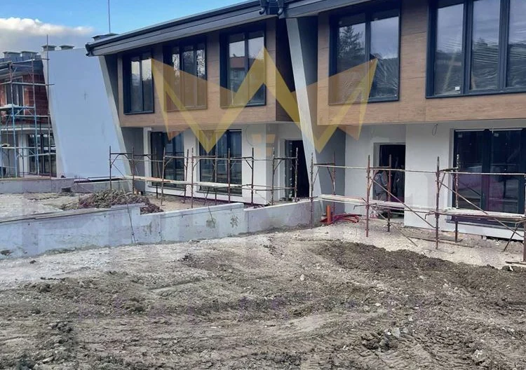 Еднофамилна редова къща в с.Панчарево - - снимка 7 - Имоти Премиер