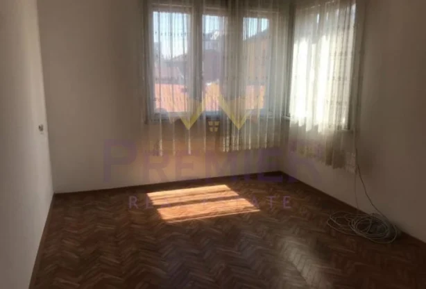 Агенция за недвижими имоти - Имоти Премиер - имот - 732009, Цена: 95000 EUR
