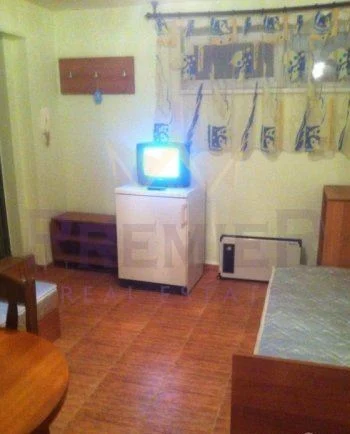 ЕДНОСТАЕН БАЗАР ЛЕВСКИ - - снимка 3 - Имоти Премиер