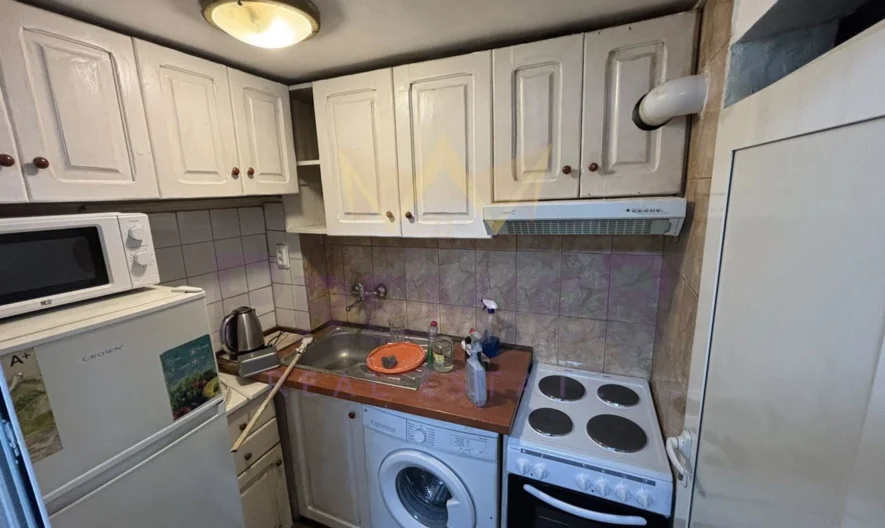 ЕДНОСТАЕН КОЛХОЗЕН ПАЗАР -  - снимка 1 - Имоти Премиер