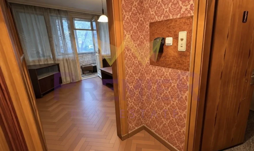 Egyszobás lakás a Marasha negyedben + pince, 36 m² - - snimka 1 - Imoti Premier