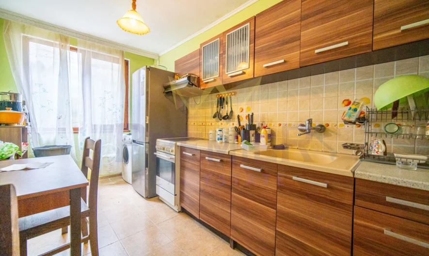 🏡 Ексклузивна триетажна къща с морска панорама в гр. Балчик 🌊 -  - снимка 2 - Имоти Премиер