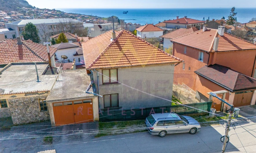 🏡 Ексклузивна триетажна къща с морска панорама в гр. Балчик 🌊 -  - снимка 27 - Имоти Премиер