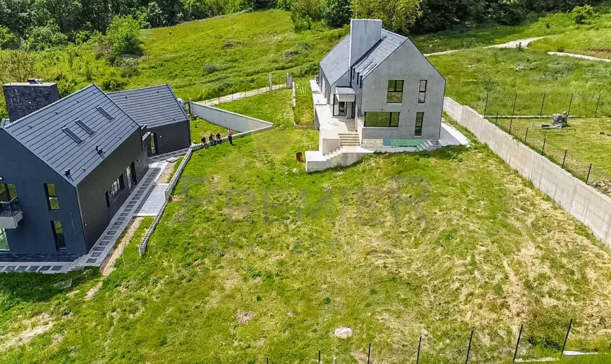 ЕКСКЛУЗИВНО ТОП КЪЩА с. ЗВЕЗДИЦА -  - снимка 10 - Имоти Премиер