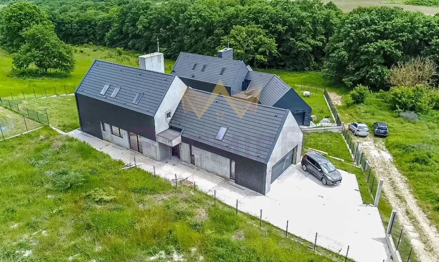 ЕКСКЛУЗИВНО ТОП КЪЩА с. ЗВЕЗДИЦА -  - снимка 2 - Имоти Премиер