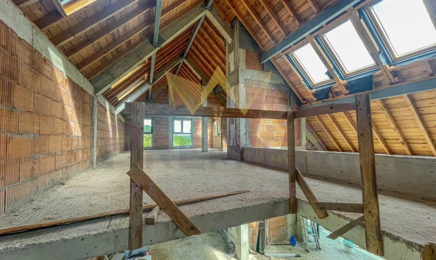 ЕКСКЛУЗИВНО ТОП КЪЩА с. ЗВЕЗДИЦА -  - снимка 21 - Имоти Премиер