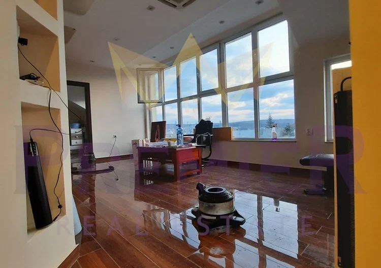 Eladó mezonett lakás egyedülálló panorámás kilátással Várna városában, Business Hotel - - snimka 5 - Imoti Premier