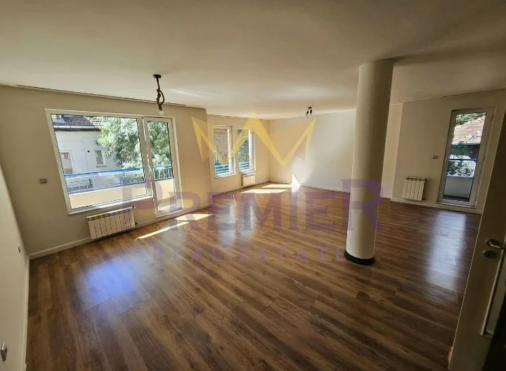 Елегантен тристаен апартамент в кв.Оборище -  - снимка 1 - Имоти Премиер