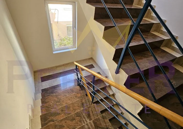 Елегантен тристаен апартамент в кв.Оборище -  - снимка 14 - Имоти Премиер