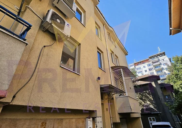 Елегантен тристаен апартамент в кв.Оборище -  - снимка 16 - Имоти Премиер