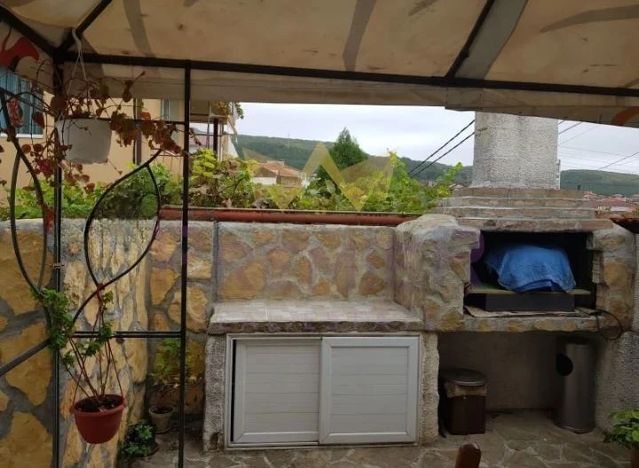 Етаж от къща гр.Аксаково -  - снимка 4 - Имоти Премиер