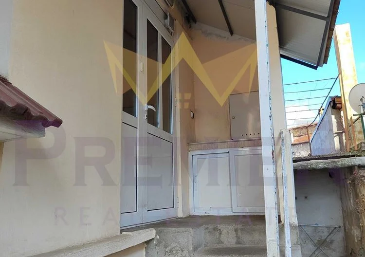 Етаж от къща гр.Белослав -  - снимка 10 - Имоти Премиер