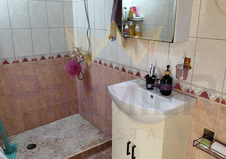 Етаж от къща гр.Белослав -  - снимка 12 - Имоти Премиер