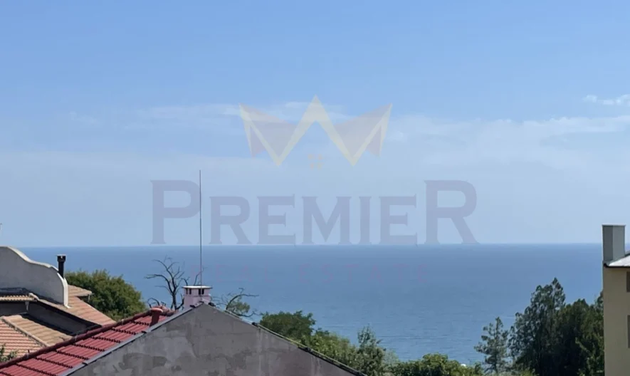 Етаж от къща на метри от плажа в Галата - - снимка 1 - Имоти Премиер