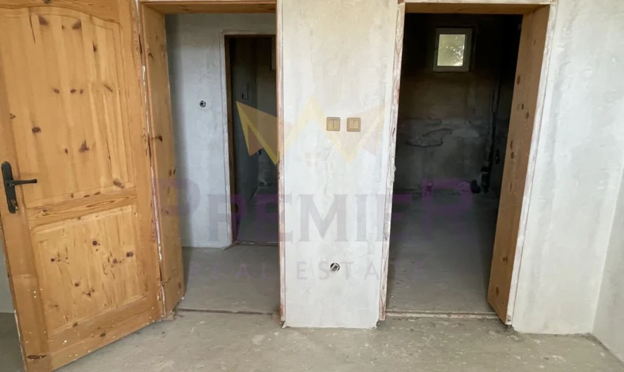 Етаж от къща на метри от плажа в Галата -  - снимка 6 - Имоти Премиер