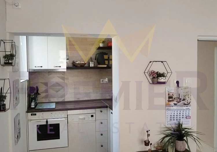 Етаж от къща със самостоятелен вход,кв.Ветрен - - снимка 3 - Имоти Премиер