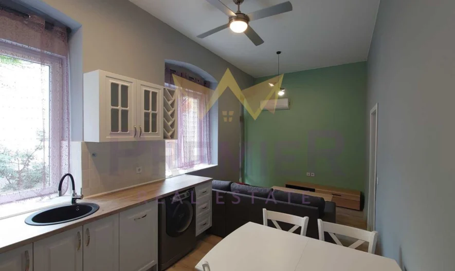 ЕТАЖ ОТ КЪЩА, ЦЕНТЪР - - снимка 1 - Имоти Премиер