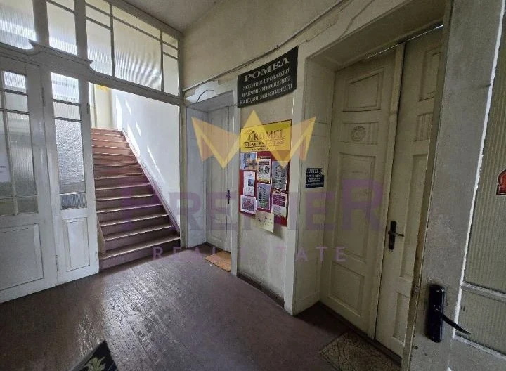 Етаж от къща в Идеален център Общината -  - снимка 4 - Имоти Премиер