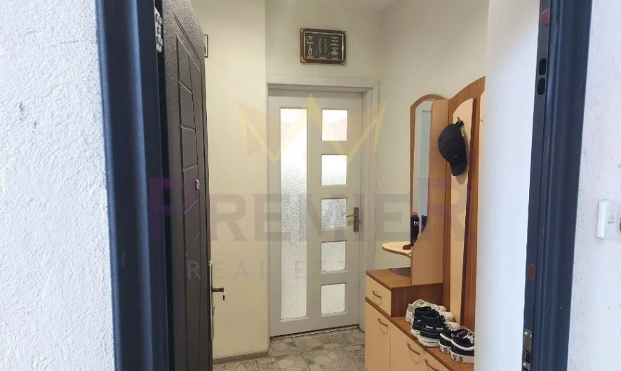 Етаж от къща в кв. Аспарухово -  - снимка 6 - Имоти Премиер