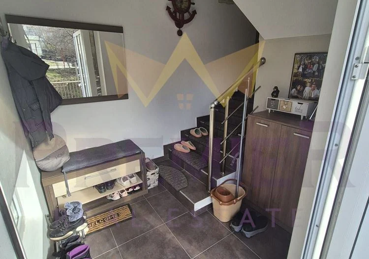 Етаж от къща в кв. Аспарухово, гр.Варна -  - снимка 10 - Имоти Премиер