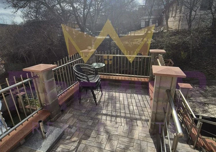 Етаж от къща в кв. Аспарухово, гр.Варна -  - снимка 7 - Имоти Премиер