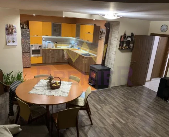 Етаж от къща в кв. Галата -  - снимка 1 - Имоти Премиер