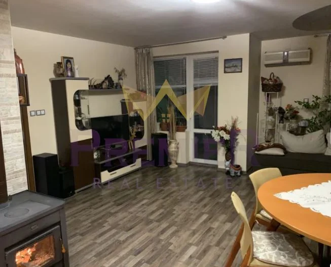 Етаж от къща в кв. Галата -  - снимка 4 - Имоти Премиер