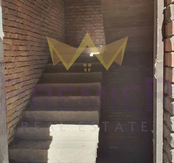 Етаж от къща в кв.Прослав -  - снимка 15 - Имоти Премиер