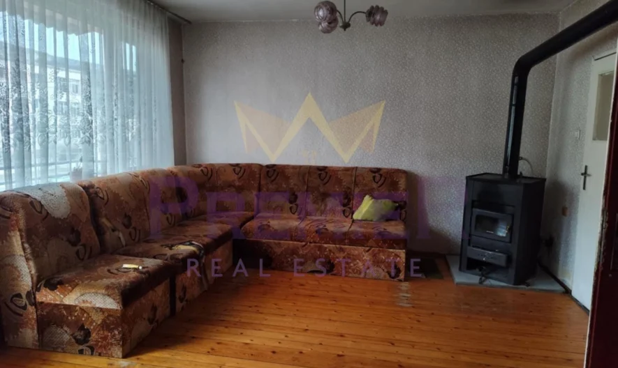 Етаж от къща в Провадия -  - снимка 8 - Имоти Премиер