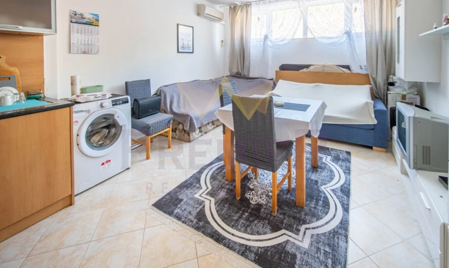 EXCLUSIVE! FURNISHED ONE-BEDROOM APARTMENT WITH POOL VIEW IN SUNSET COMPLEX, KOSHARITSA VILLAGE - - snimka 5 - Imoti Premier
