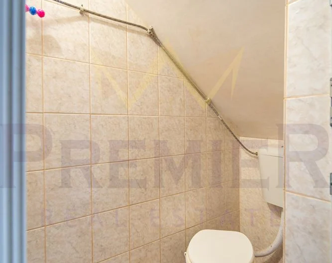 ๐ก Exclusive three-story house with sea views in the town of Balchik ๐ - - snimka 10 - Imoti Premier