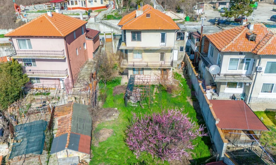 ๐ก Exclusive three-story house with sea views in the town of Balchik ๐ - - snimka 26 - Imoti Premier