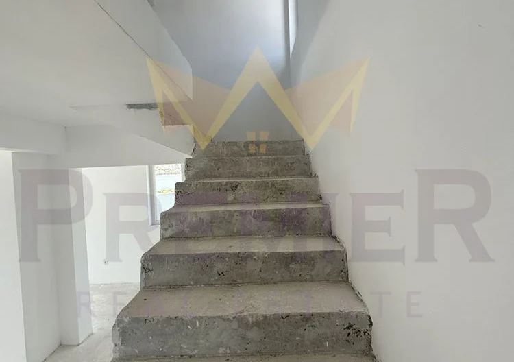 Фамилна къща в кв. Виница -  - снимка 7 - Имоти Премиер